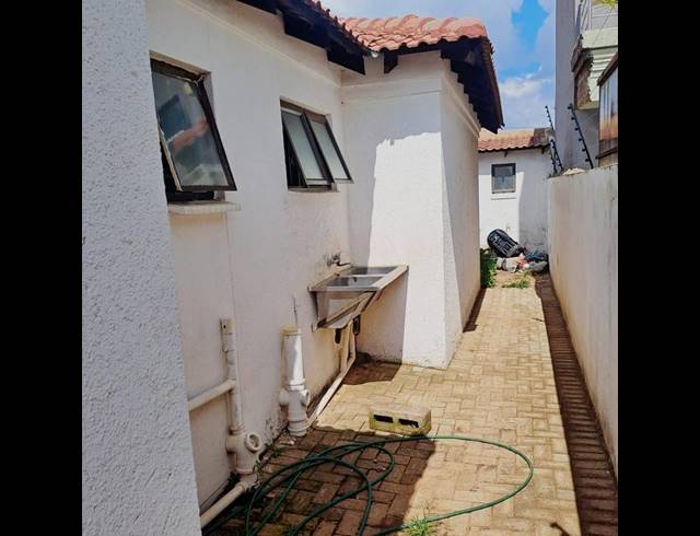 2 BEDROOM HOUSE FOR SALE IN PROTEA GLEN